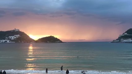 Tormenta sobre la Playa de la Concha en San Sebastián
