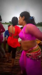 সিরাজগঞ্জে পিকনিকের নৌকায় চলছে দেহ ব্যবসা   ?