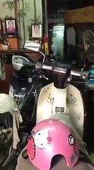 Con trai bất hiếu không đưa mẹ đi bệnh viện