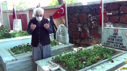 65 yaş üstü vatandaşlar şehitliklere koştu