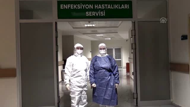Beyaz önlüklü melekler , Anneler Günü'nde çocuklarına hasret Kovid-19 mesaisinde - KARS
