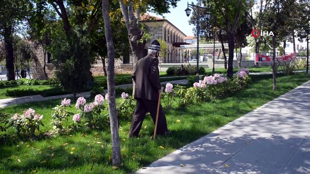 Dışarı çıkan yaşlılar: 'Yasağa gerek varsa devam etmeli”