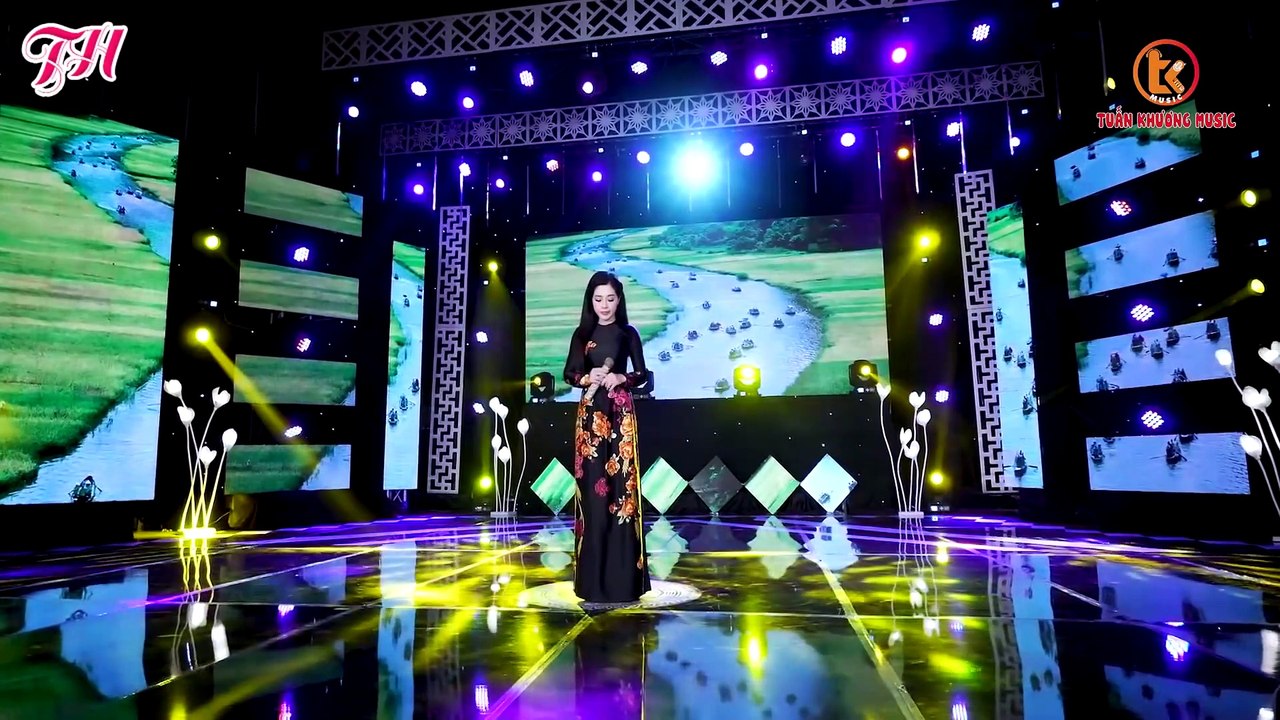 Đưa Em Vào Hạ - Thúy Hằng