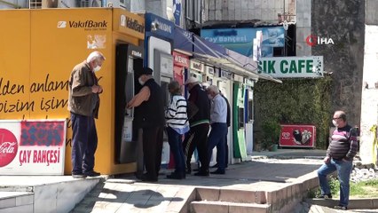 65 yaş üstü ilk banka hesaplarını kontrol etti