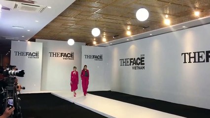 Thanh Hằng catwalk với thí sinh