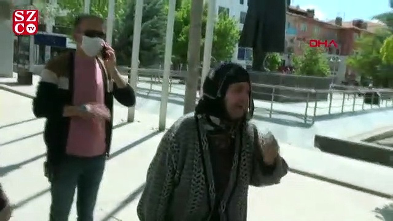 69 yaşındaki kadın, cüzdanının çalındığını fark edince gözyaşlarına hakim olamadı