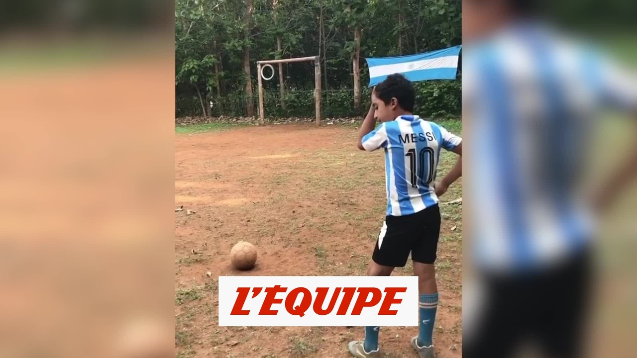 A 12 ans, ce fan de Messi a un pied gauche ultra-précis - Foot - WTF