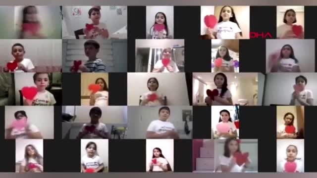 SAKARYA Öğretmenlerinin Anneler Günü'nü evlerinden kutladılar