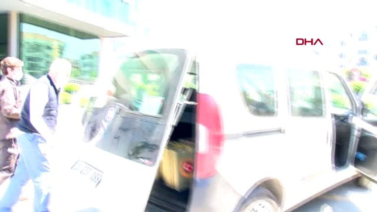 ÜSKÜDAR'DA ŞEHİT ANNELERİ İLE 100 YAŞ ÜSTÜ VATANDAŞLARA ANNELER GÜNÜ HEDİYESİ