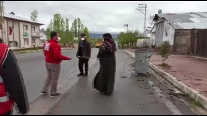 Muradiye'de Anneler Günü kutlaması