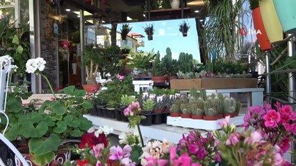 Çiçekçilerin Anneler Günü'ndeki yoğun mesaisi kısıtlama dinlemedi