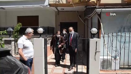 Makam aracını yaşlı kadın için kullandı