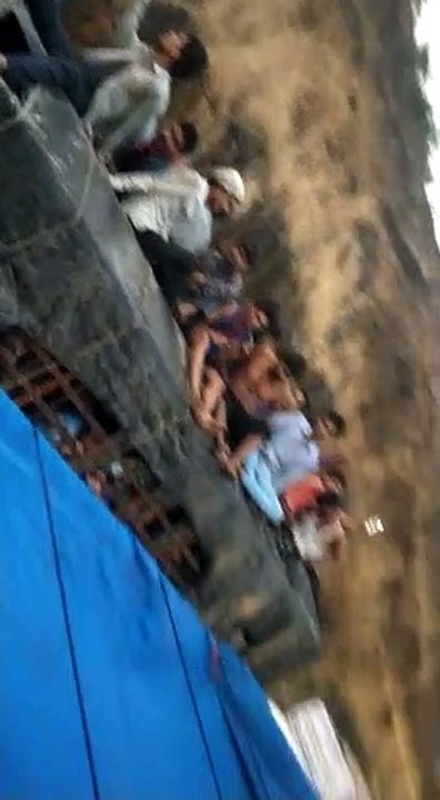 महाराष्ट्र से हज़ारों मज़दूर MP, UP की ओर निकले, लॉकडाउन के बीच घाट पर 10-15 किमी का जाम