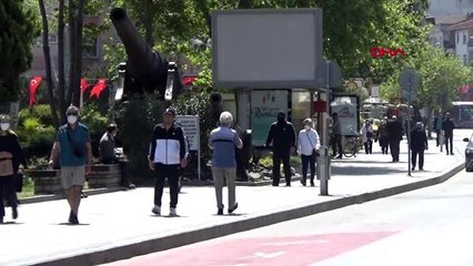 Çanakkale'de 65 yaş ve üzeri vatandaşlar sahile akın etti