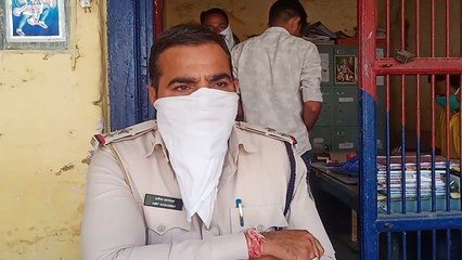 मंडी के गेट पर चौकीदार ने किसान पर बरसाए लट्ठ