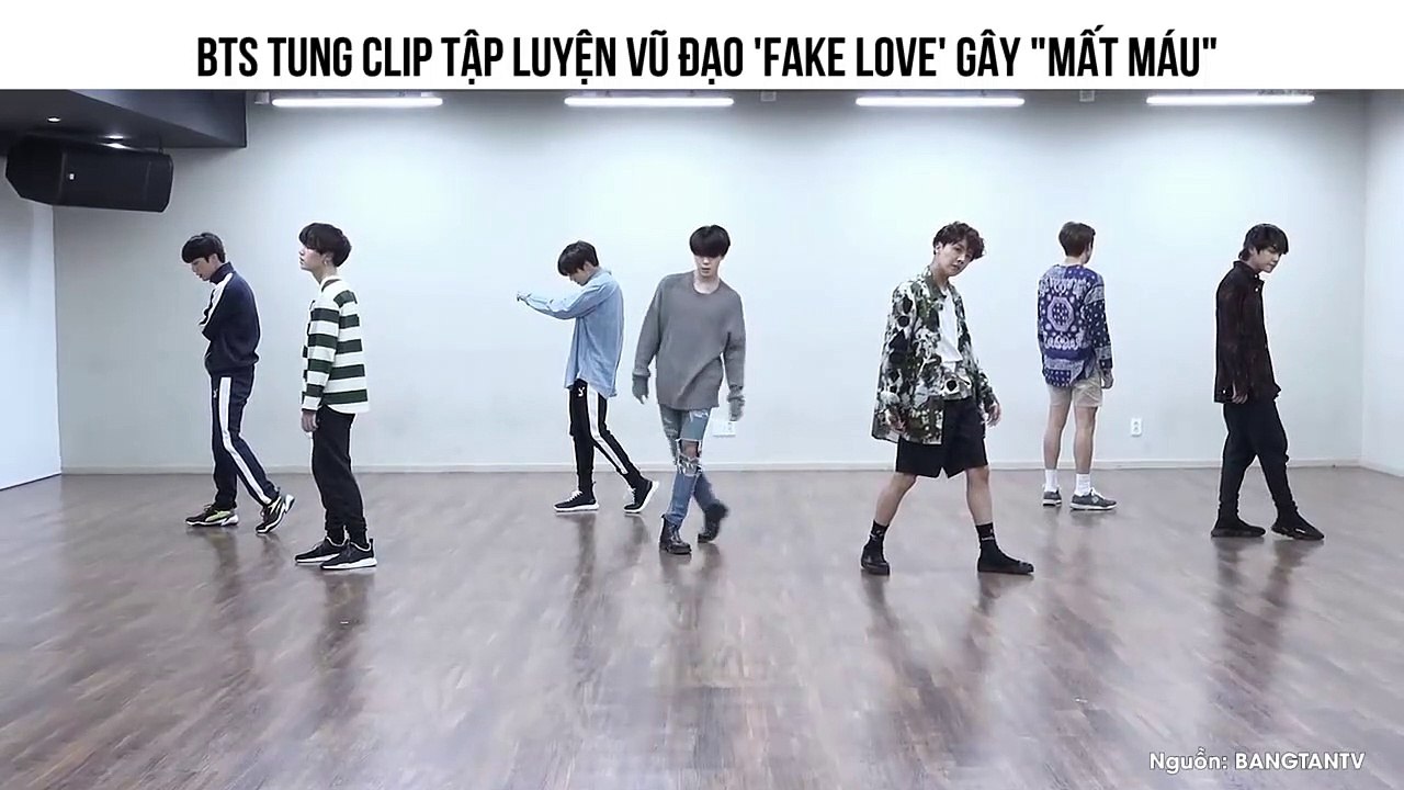 BTS tung clip tập luyện vũ đạo 'Fake Love', Jungkook không ngừng khoe 6 múi trong phòng tập khiến fan ngây ngất