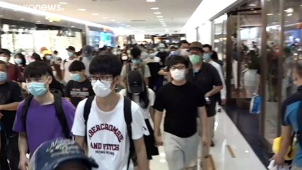 No Comment : à Hong Kong, manifestations simultanées dans des centres commerciaux