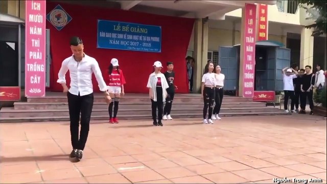 Cận cảnh vẻ điển trai, Body 6 múi của thầy giáo cover Kpop gây sốt MXH