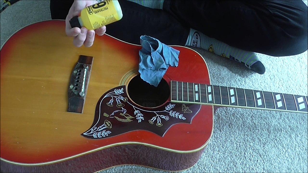 How to Clean a Rosewood Fretboard (Lemon Oil)