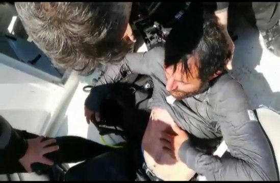 İntihar için köprüden atladı şans eseri kurtarıldı