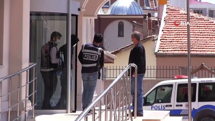 Duvarını deldikleri kuyumcudan 200 bin liralık altın çalan şüpheliler tutuklandı