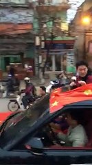 Đoàn xe đón Xuân Trường và Thành Chung