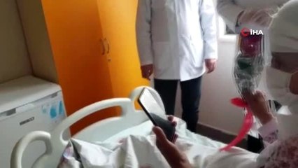Van'da korona virüs tedavisi gören anneye anlamlı kutlama