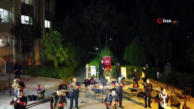 Diyarbakır Yenişehir ilçe Belediyesi ile Kaymakamlığınca, evde kalan vatandaşlara konser