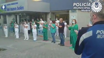 Download Video: Homenaje de la Policía Municipal a los sanitarios del Hospital Nuevo Belén