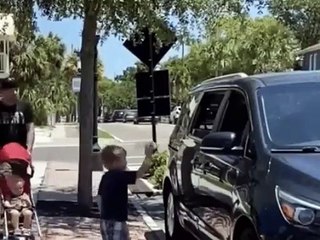 Um pai educando corretamente seu filho