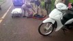 Mulheres ficam feridas após caírem de moto na Rua Tupinambás