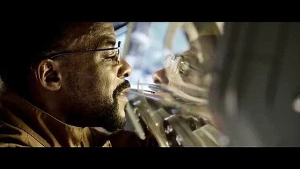 The first kill scene by Alien from Mars _ Life 2017 ( 720 X 720 )