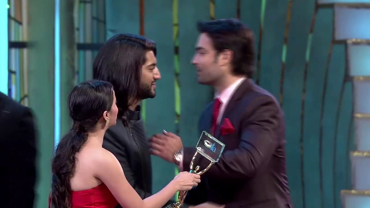 Indian Film Bollywood  IIFA Award Show Manish Paul and Smirt Irani, Lates Indian movies