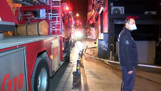 KADIKÖY'DE BALIK RESTORANI ALEV ALEV YANDI