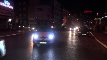 GAZİOSMANPAŞA'DA YASAĞIN BİTMESİYLE SOKAĞA ÇIKTILAR