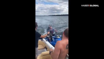 Ölü sayısının 11 bini geçtiği Brezilya'da Devlet Başkanı Bolsonaro jet ski turu attı