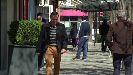 Ora News - Braktisen punonjësit, Tatimet: 13571 biznese s`kanë aplikuar për pagë lufte