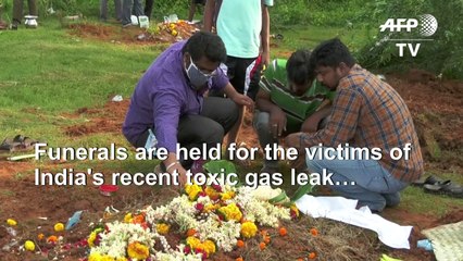 Families mourn victims of India's gas leak accident