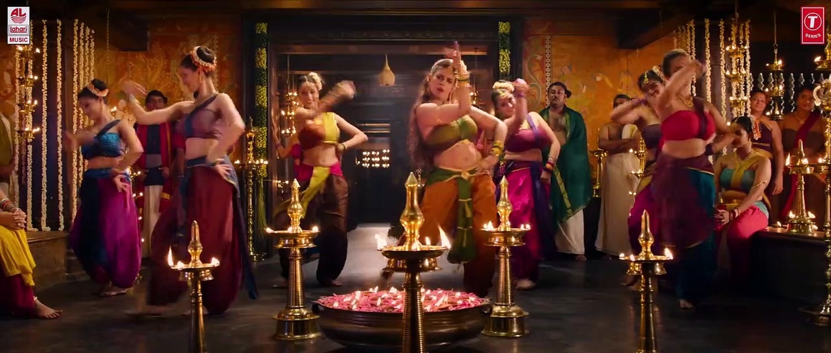 Mukkuthi_Video_Song_Mamangam_Malayalam