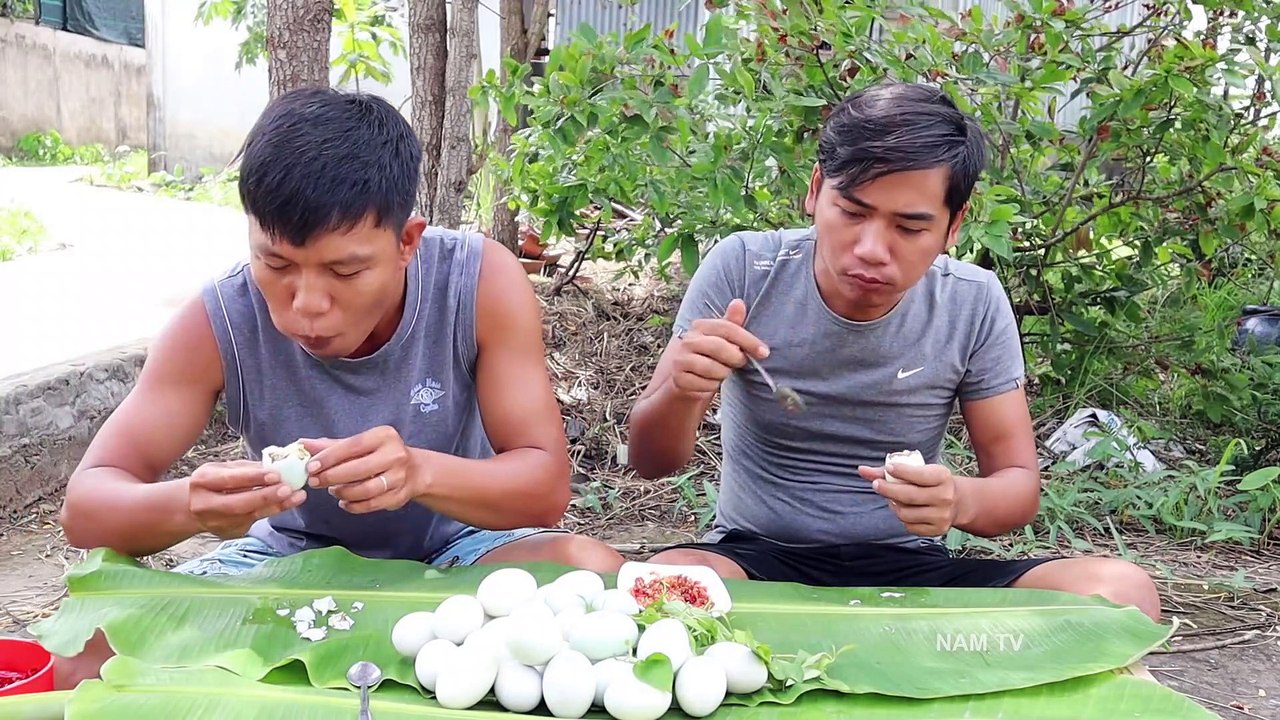 Thánh này Ăn Trứng Vịt Lộn Trong 10 Phút và Cái Kết