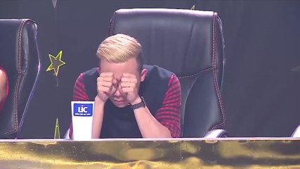 VBiz chấn động khi nghe tin Ariana Grande hủy show