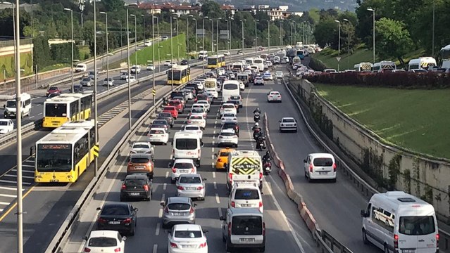 Kısıtlamanın ardından 15 Temmuz Köprüsünde yoğunluk
