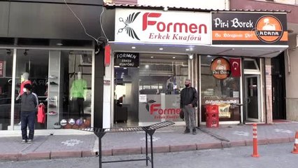 Berber ve kuaförler iş başı yaptı