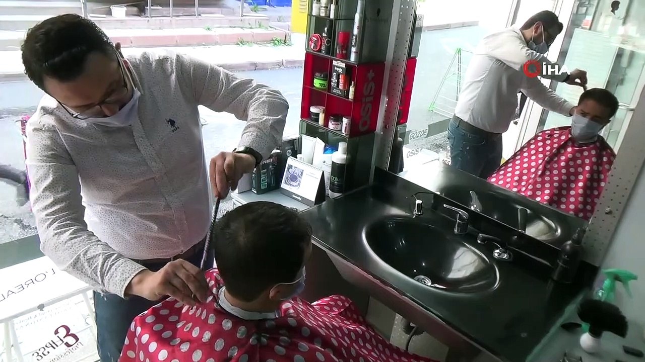 Kütahya'da berber, kuaför ve güzellik salonları yeniden faaliyete geçti