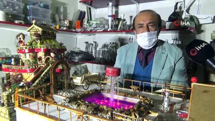 Evden çıkamayan amca, hayalindeki evin maketini yaptı