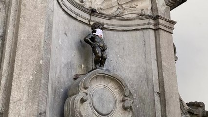 Manneken-Pis reçoit une masque sur mesure
