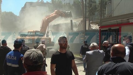 SHEMBET PALLATI GJASHTEKATESH NE DURRES, U DEMTUATERMETI - News, Lajme - Kanali 7