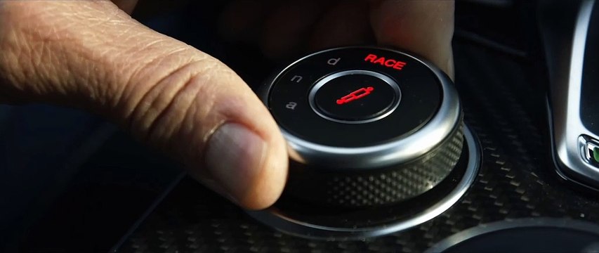 L'Alfa Romeo Giulia Quadrifoglio 2.9 V6 bi-turbo de 510 ch garde le rythme