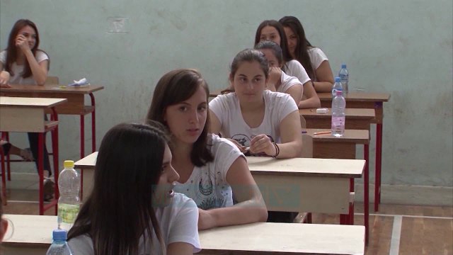 Ministrja Shahini shtyn zgjedhjet në universitete - News, Lajme - Vizion Plus