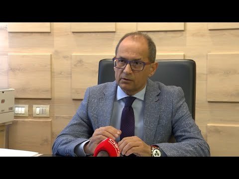 Ora News - “Beteja” për rektor, dekani i Juridikut Artan Hoxha kërkon karrigen e Mynyr Konit